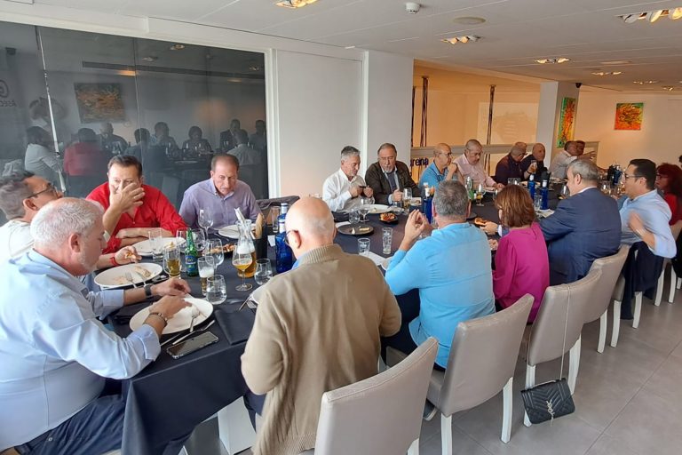 Convivencia-y-trabajo-en-una-nueva-cita-de-networking-de-ASECOM